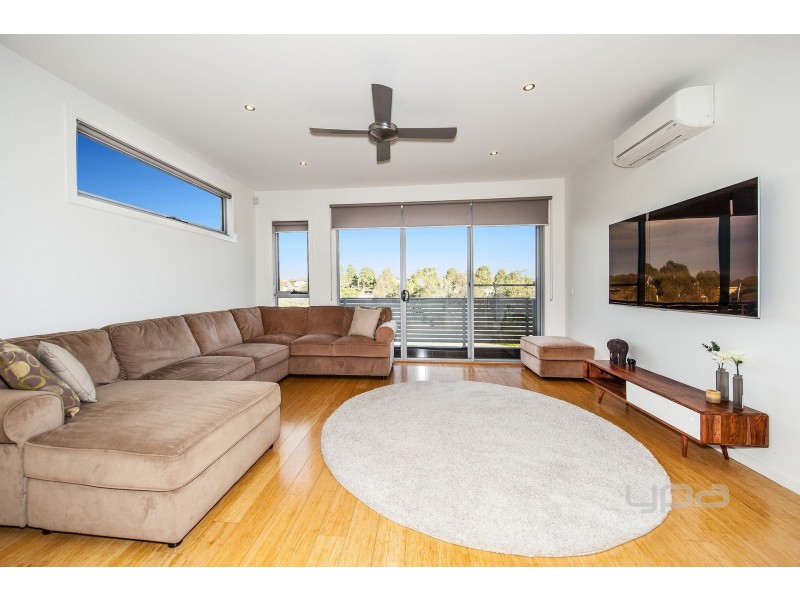 6/13 Greville Street, Caroline Springs VIC 3023