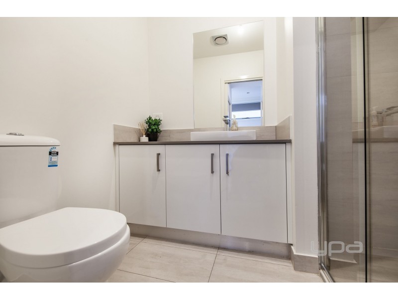 6/13 Greville Street, Caroline Springs VIC 3023