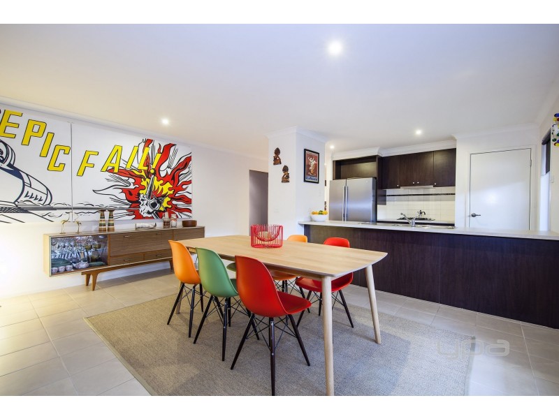 124 Tenterfield Drive, Burnside Heights VIC 3023
