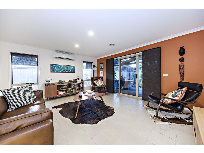 124 Tenterfield Drive, Burnside Heights VIC 3023