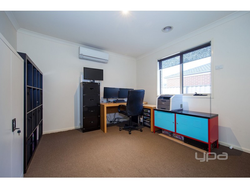 124 Tenterfield Drive, Burnside Heights VIC 3023
