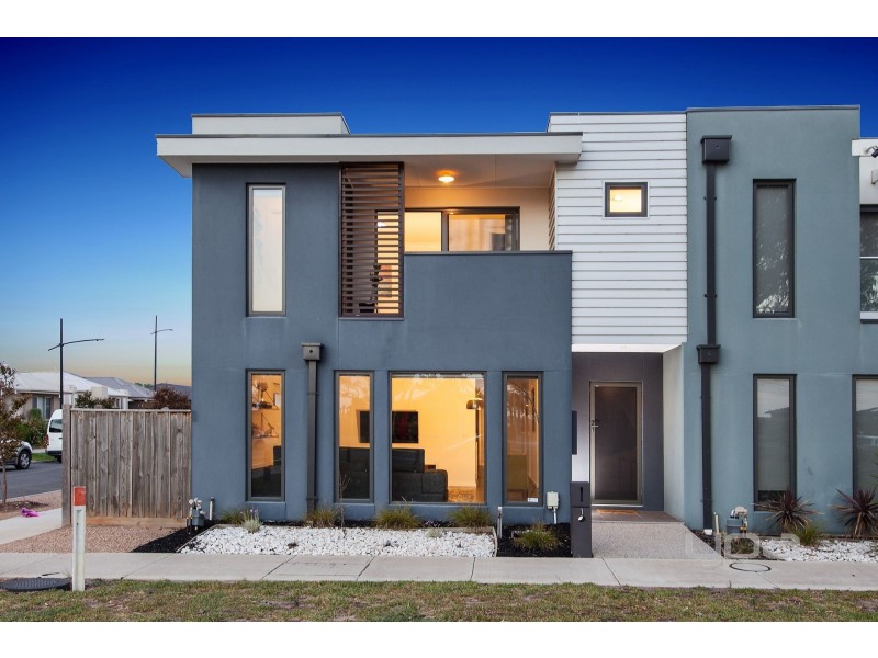 1 Armstrong Walk, Plumpton VIC 3335