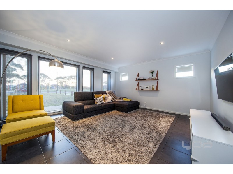 1 Armstrong Walk, Plumpton VIC 3335