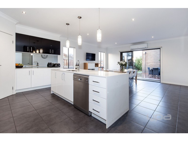 1 Armstrong Walk, Plumpton VIC 3335