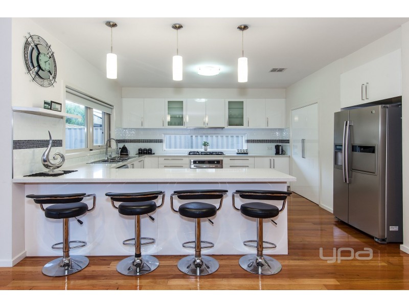 1 Arroyo Place, Caroline Springs VIC 3023