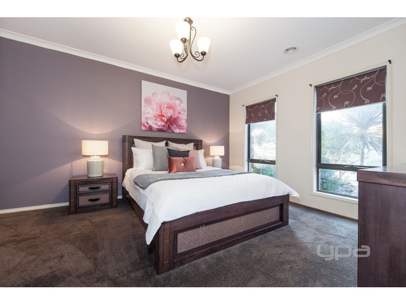7 Daly Circuit, Caroline Springs VIC 3023