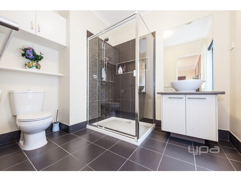 7 Daly Circuit, Caroline Springs VIC 3023