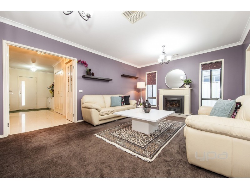 7 Daly Circuit, Caroline Springs VIC 3023
