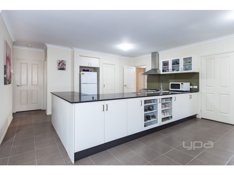 7 Daly Circuit, Caroline Springs VIC 3023