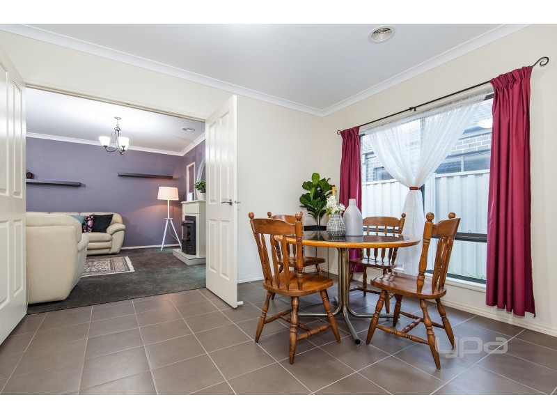 7 Daly Circuit, Caroline Springs VIC 3023