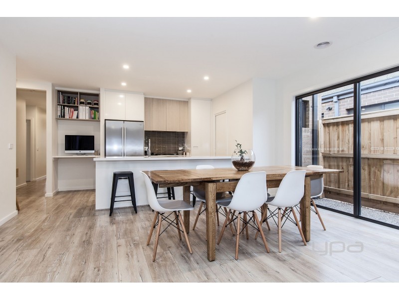 16 Eaglecrest Avenue, Plumpton VIC 3335