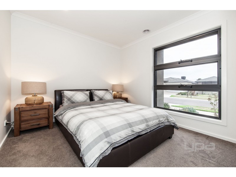 16 Eaglecrest Avenue, Plumpton VIC 3335