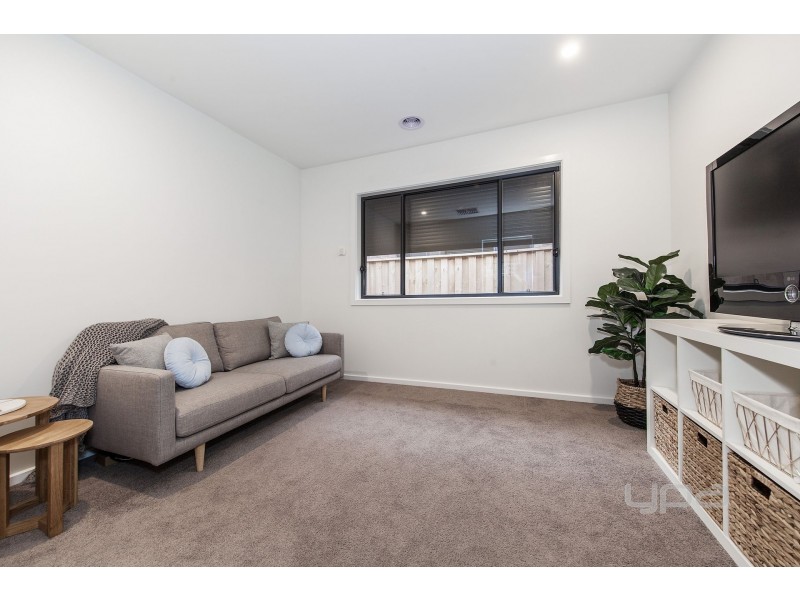 16 Eaglecrest Avenue, Plumpton VIC 3335