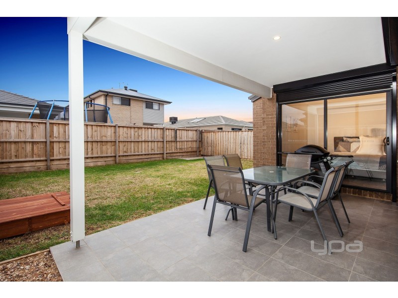 16 Eaglecrest Avenue, Plumpton VIC 3335