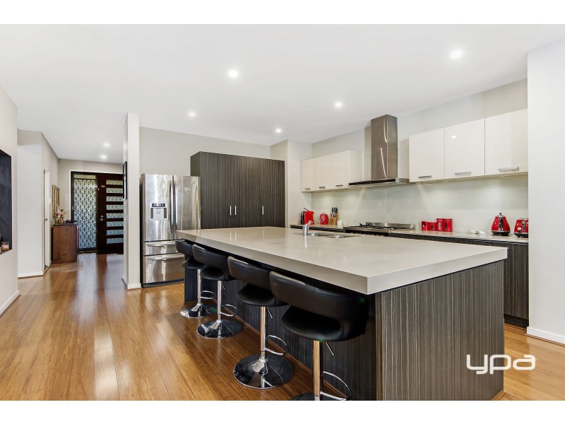 5 Pacific Boulevard, Taylors Hill VIC 3037