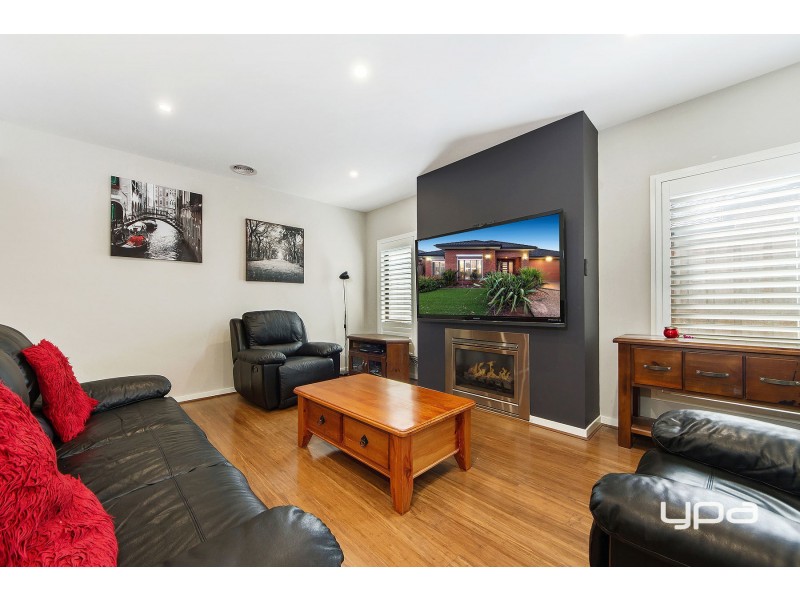 5 Pacific Boulevard, Taylors Hill VIC 3037