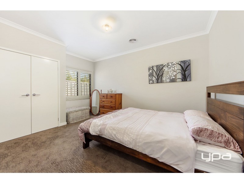 5 Pacific Boulevard, Taylors Hill VIC 3037