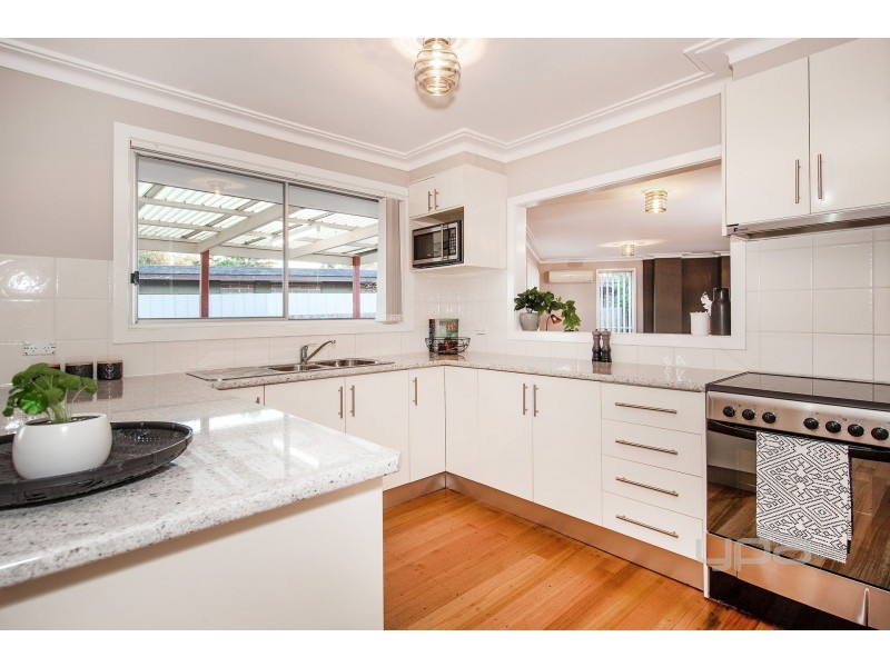 2 Emu Court, Melton VIC 3337