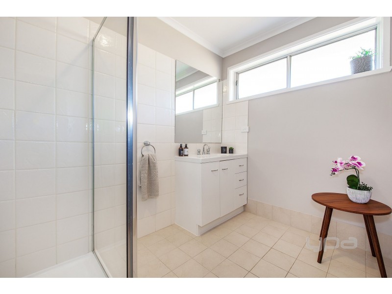 2 Emu Court, Melton VIC 3337