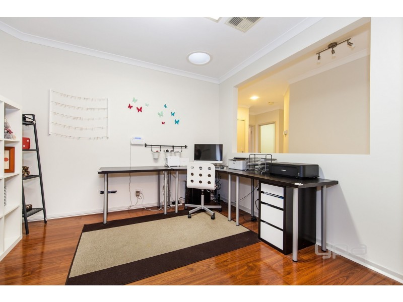 16 Harrison Court, Burnside Heights VIC 3023