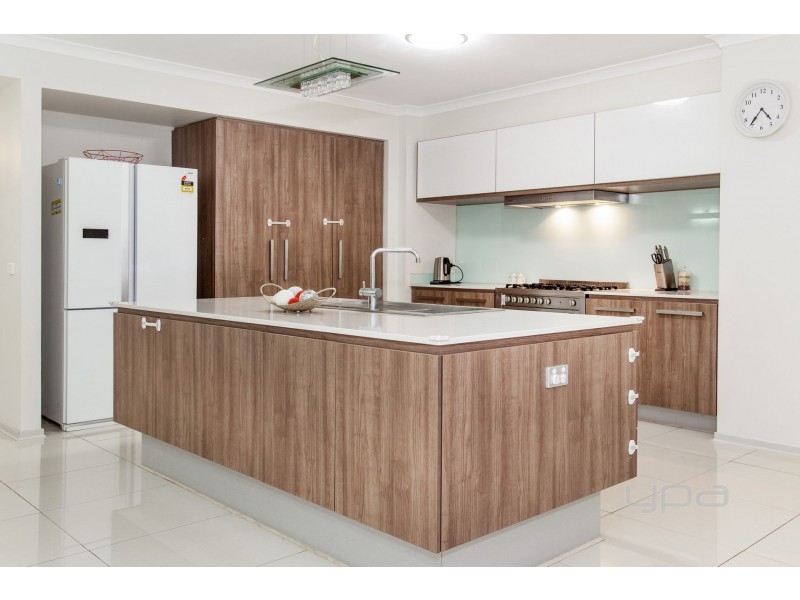 16 Harrison Court, Burnside Heights VIC 3023