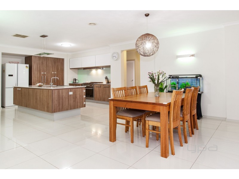 16 Harrison Court, Burnside Heights VIC 3023