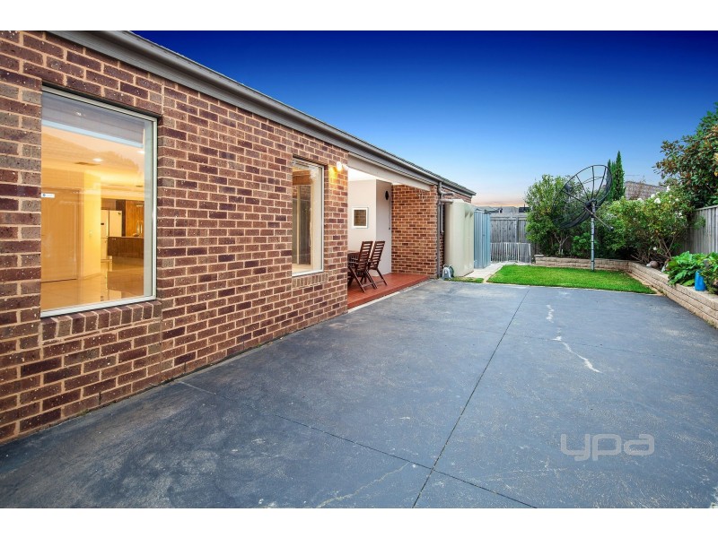 16 Harrison Court, Burnside Heights VIC 3023