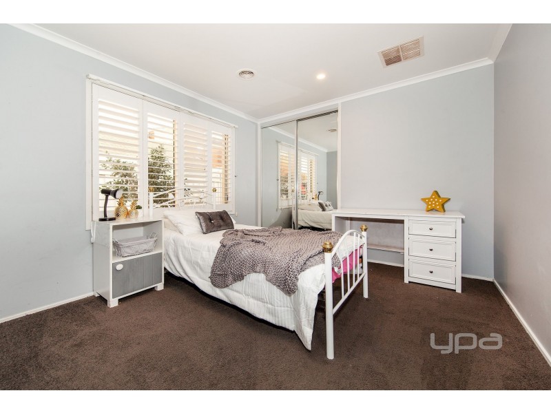 32 The Parkway, Caroline Springs VIC 3023