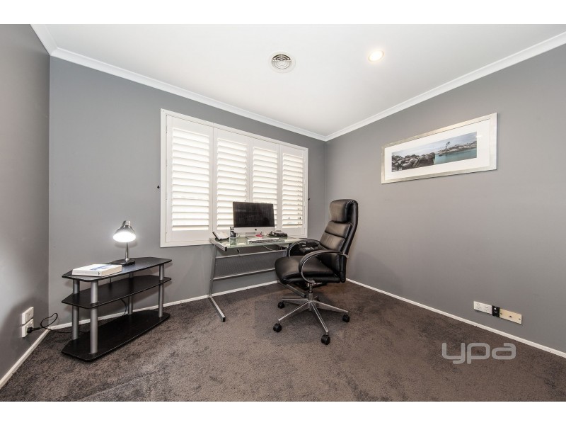 32 The Parkway, Caroline Springs VIC 3023