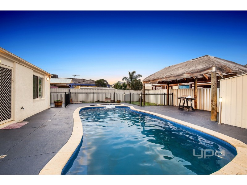 32 The Parkway, Caroline Springs VIC 3023