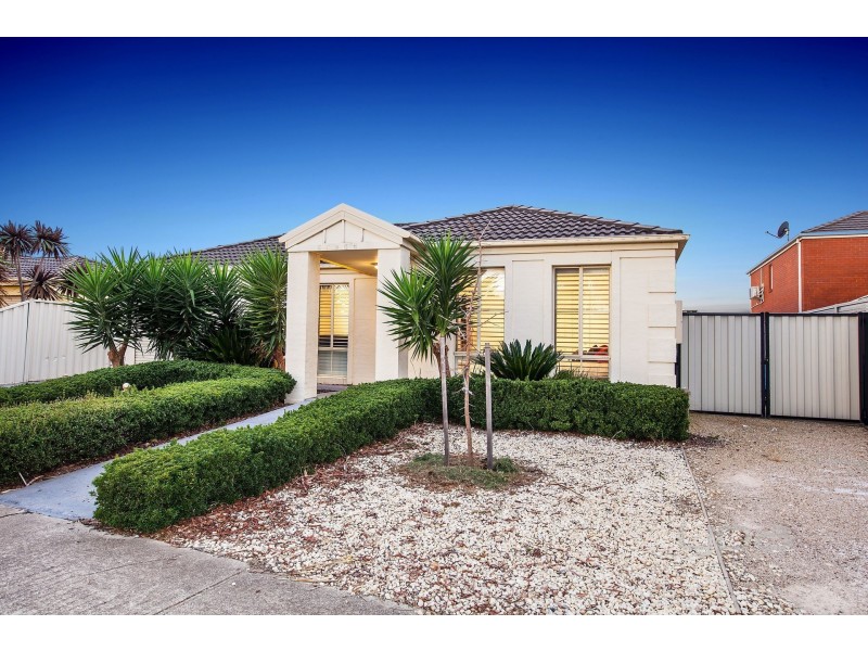 32 The Parkway, Caroline Springs VIC 3023