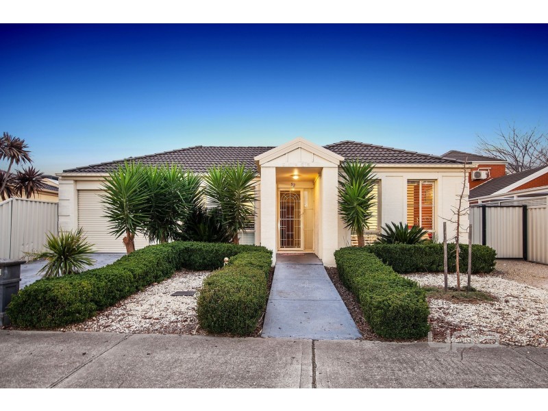 32 The Parkway, Caroline Springs VIC 3023