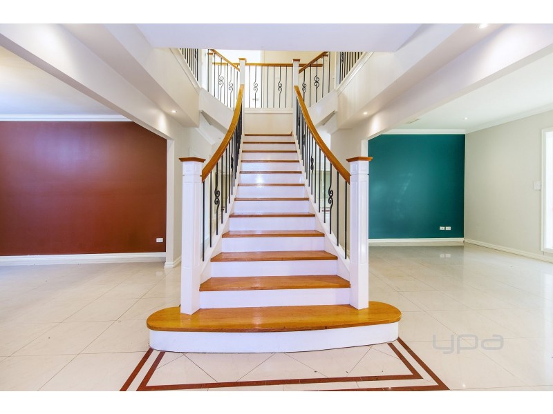 14 Lancelot Court, Hillside VIC 3037