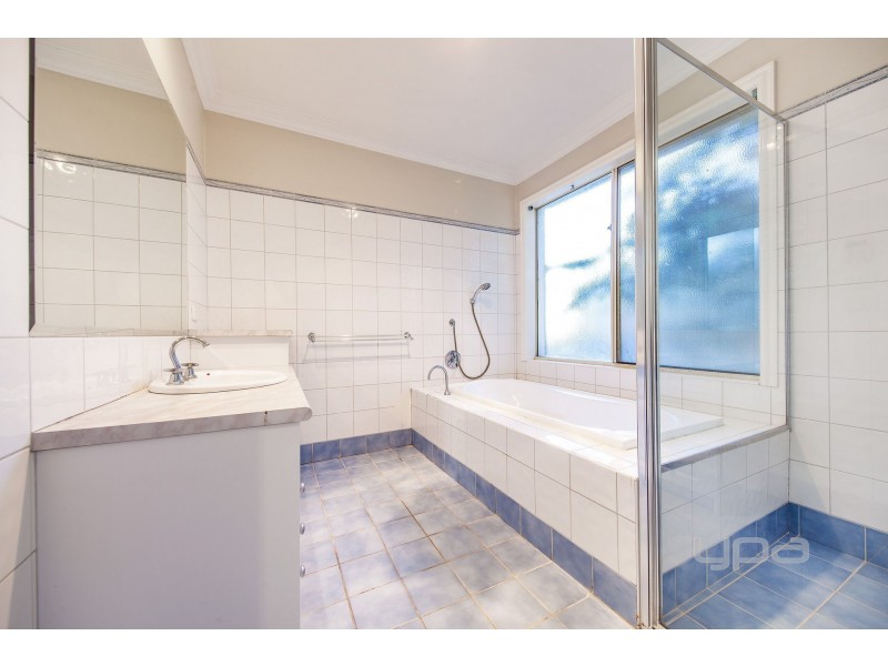 14 Lancelot Court, Hillside VIC 3037