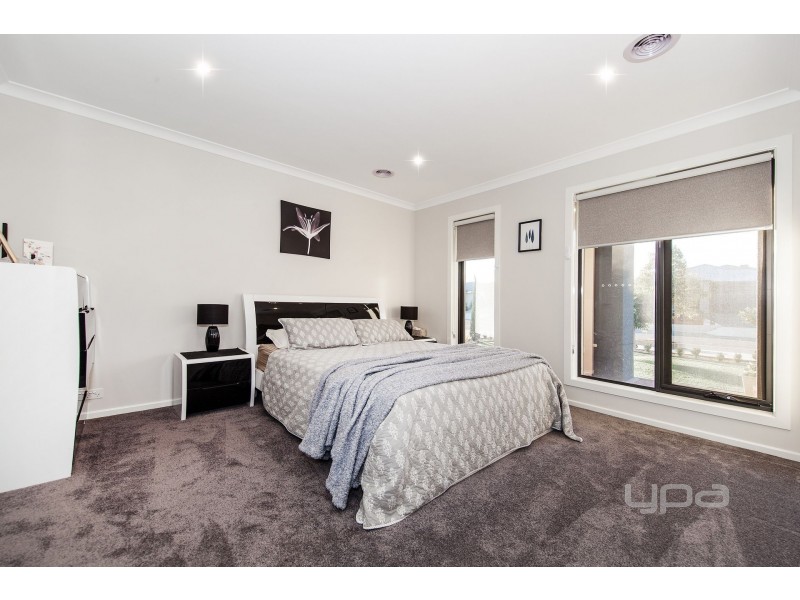 13 Kennedy Drive, Plumpton VIC 3335