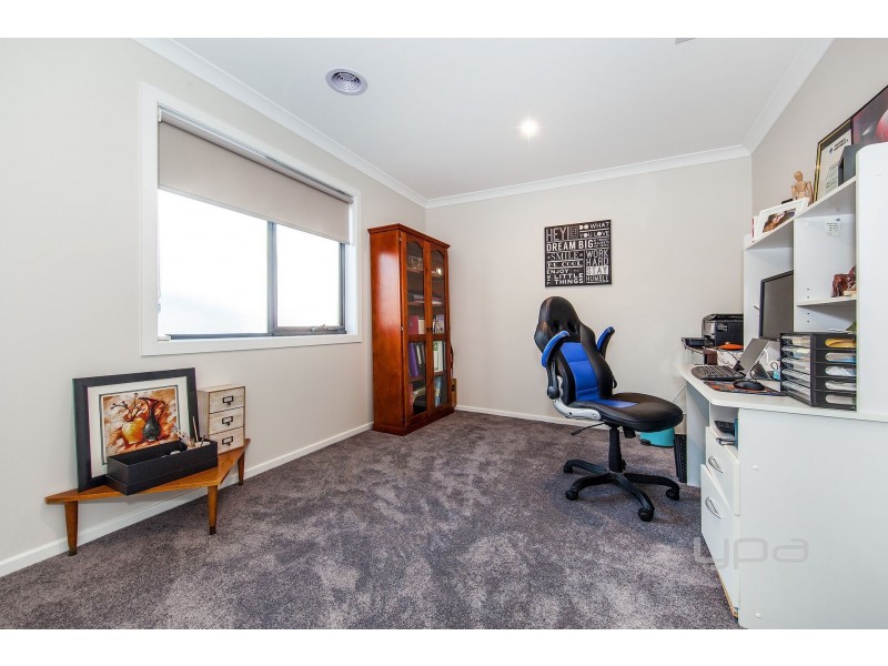 13 Kennedy Drive, Plumpton VIC 3335