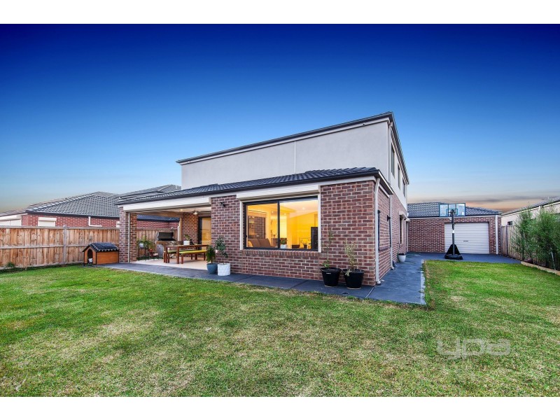 13 Kennedy Drive, Plumpton VIC 3335