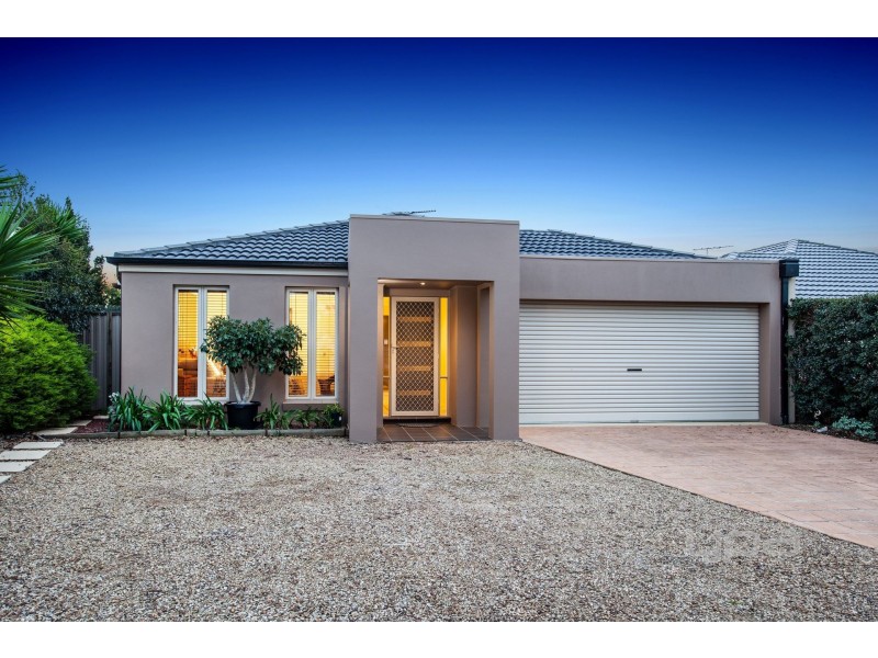 14 Scullin Road, Burnside Heights VIC 3023