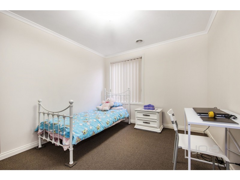 14 Scullin Road, Burnside Heights VIC 3023