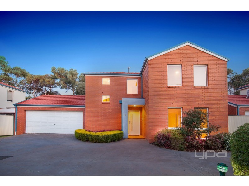 7/4 Landers Court, Caroline Springs VIC 3023