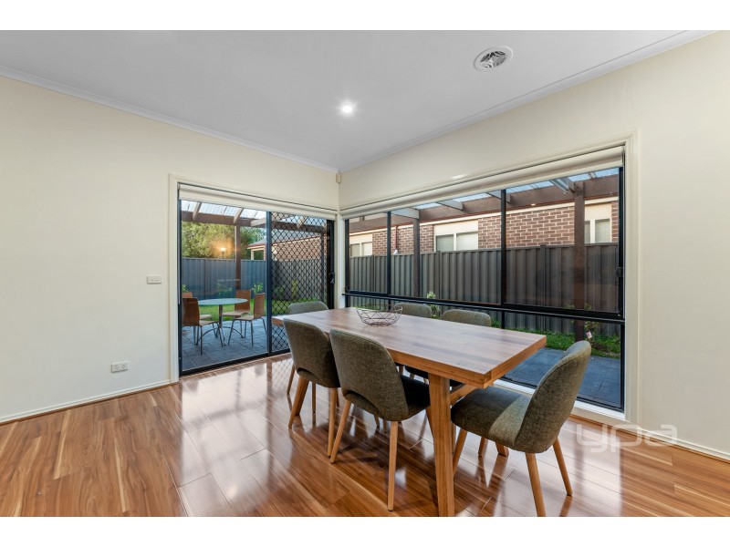 2 Tucker Place, Caroline Springs VIC 3023