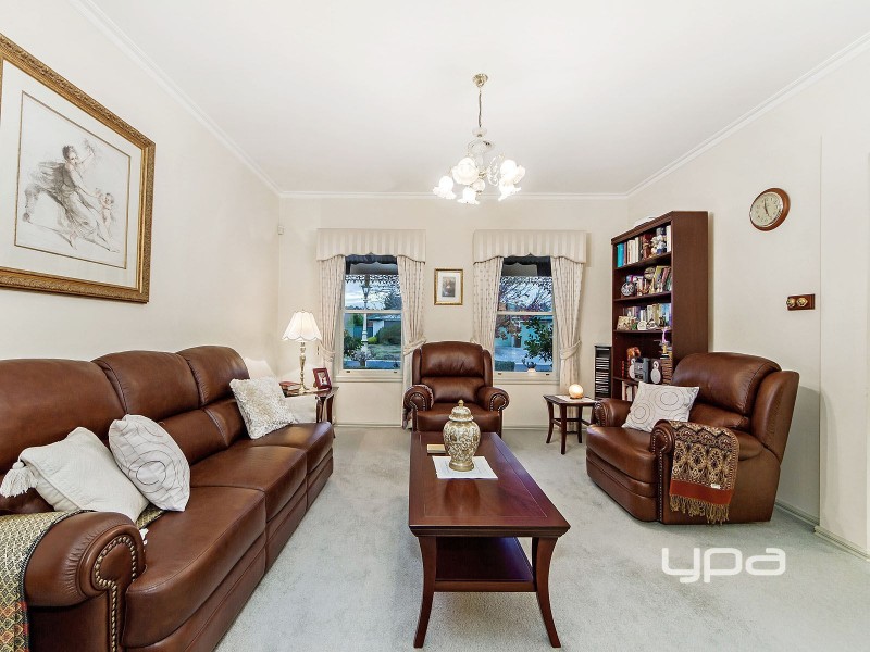 35 Kyneton Circuit, Caroline Springs VIC 3023