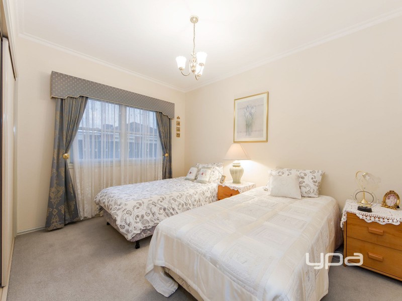 35 Kyneton Circuit, Caroline Springs VIC 3023