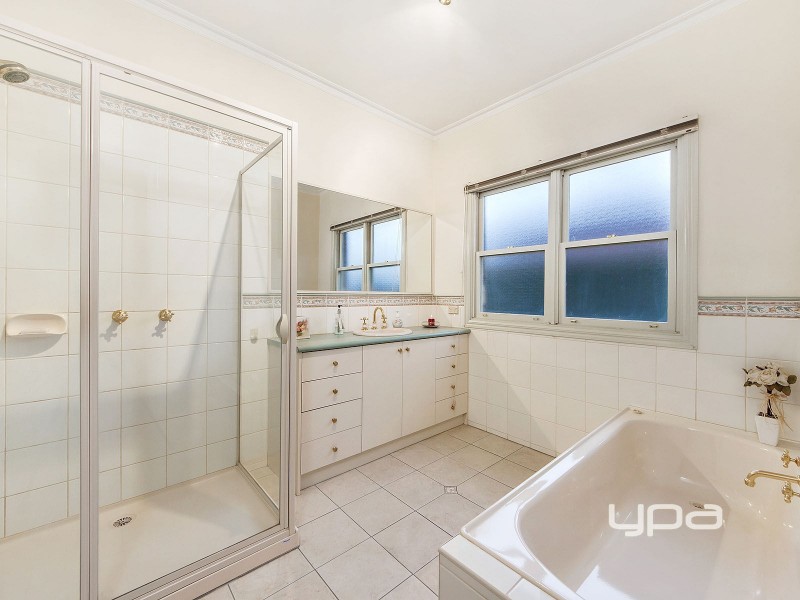 35 Kyneton Circuit, Caroline Springs VIC 3023