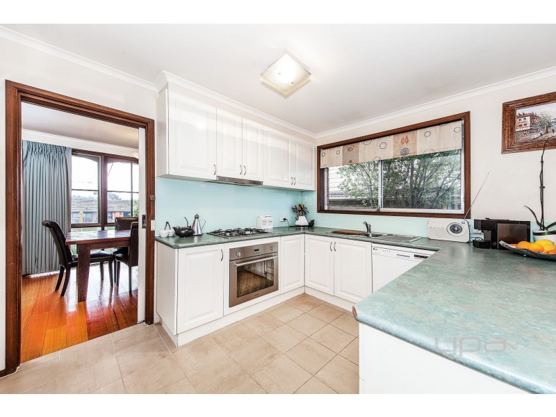 299 Carrick Drive, Gladstone Park VIC 3043