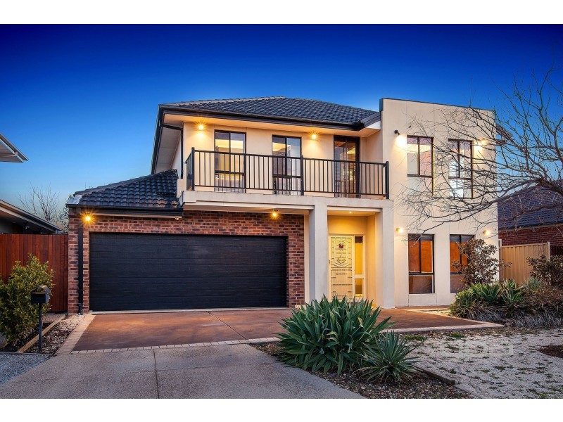 5 Gairdners Pass, Caroline Springs VIC 3023