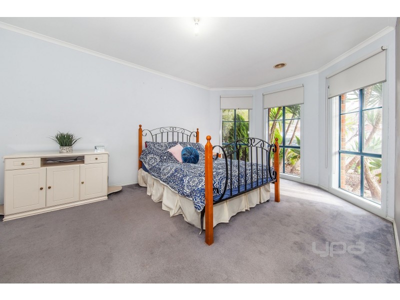 22 Broadhurst Way, Caroline Springs VIC 3023