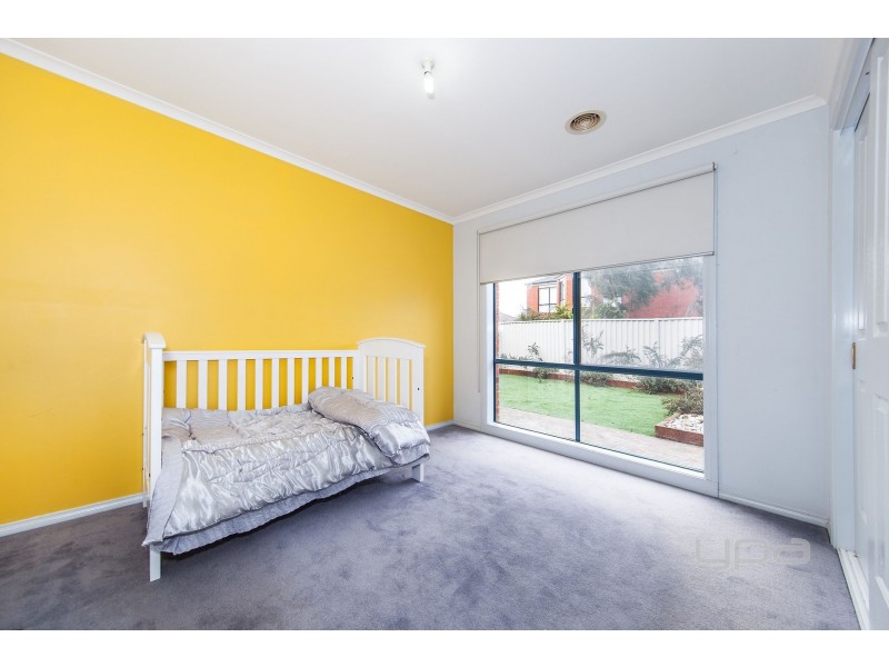 22 Broadhurst Way, Caroline Springs VIC 3023