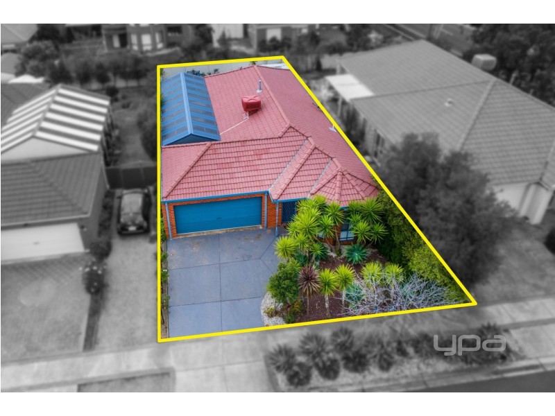 22 Broadhurst Way, Caroline Springs VIC 3023