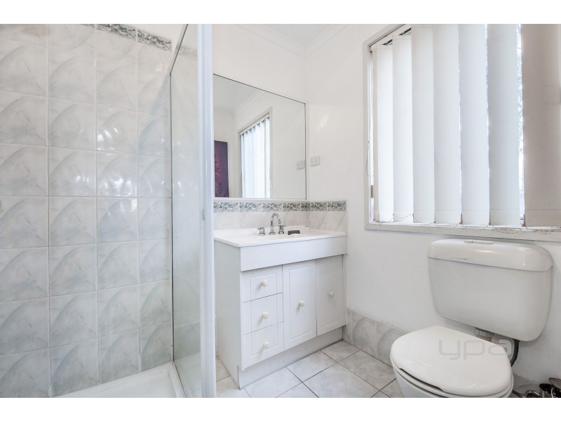 8 Patterson Close, Caroline Springs VIC 3023